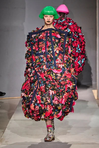 Look 15
